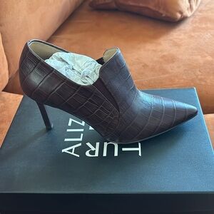 Naturalizer Allie Heeled Booties, Women's Size 7.5M, Cognac